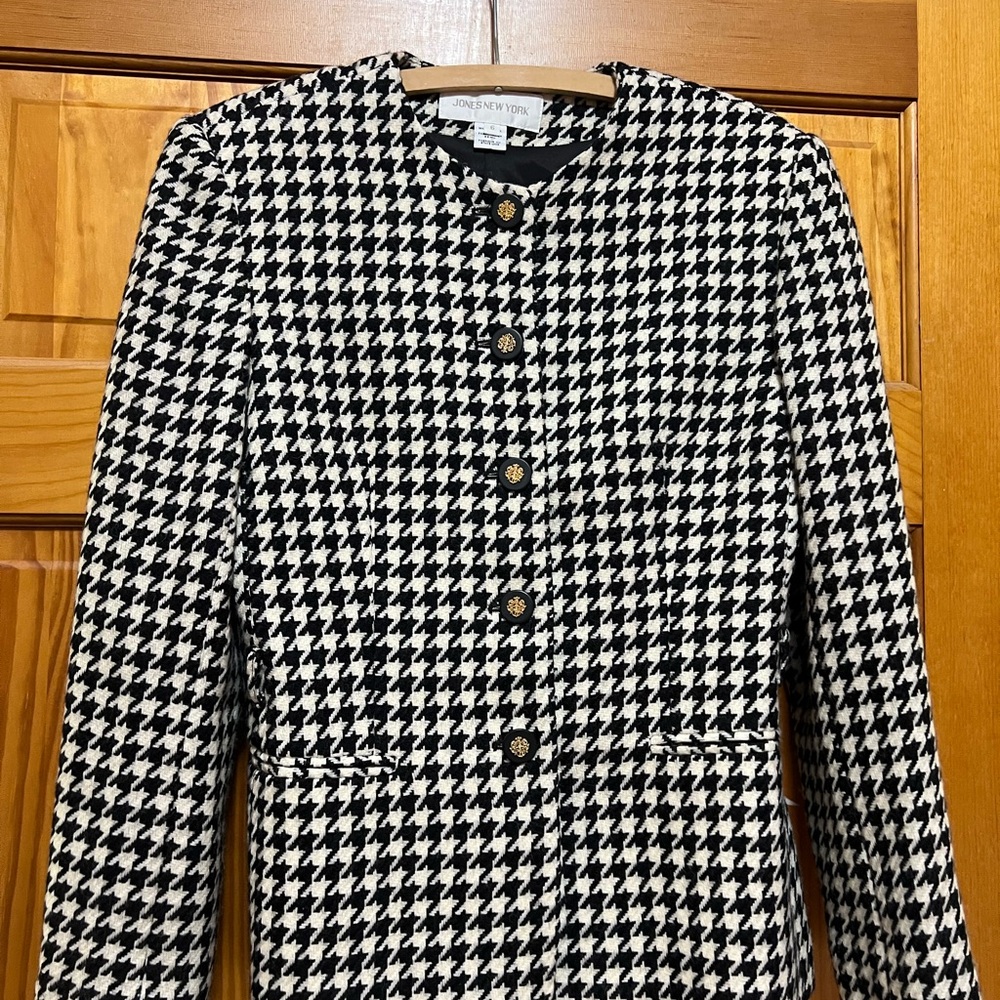 Jones New York Houndstooth Blazer with Gold Buttons Vintage Mint Condition